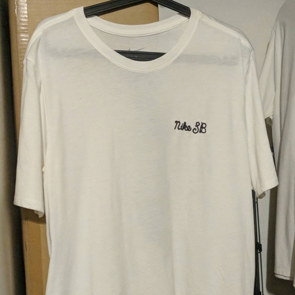 Nike SB shirt